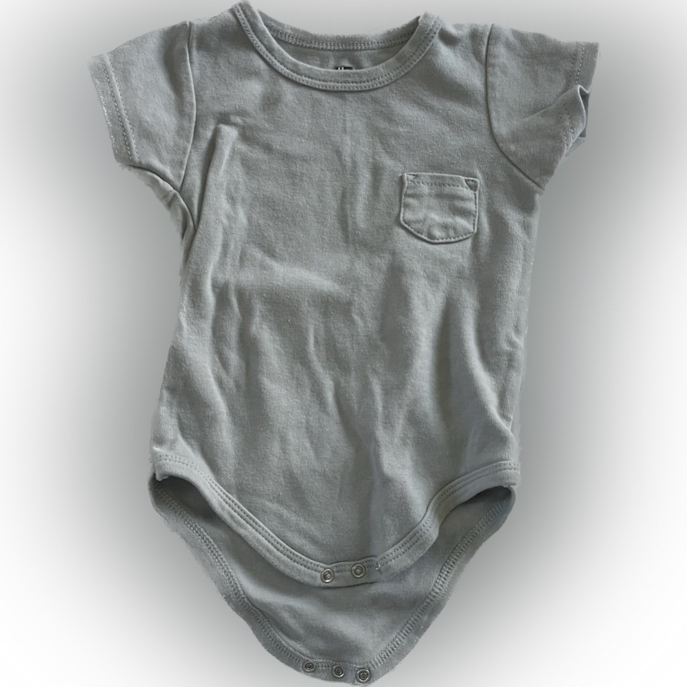 Hudson Baby 24M Gray Onesie with Pocket